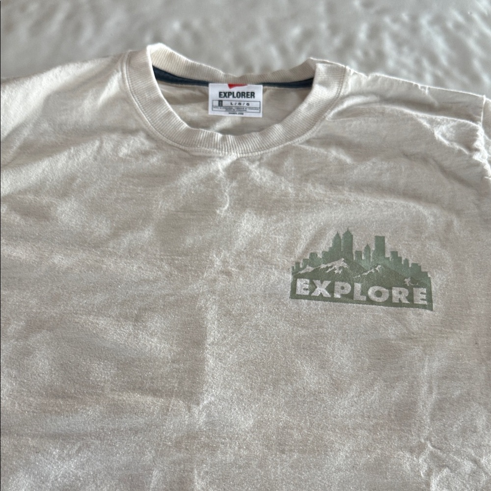 New men’s large Hanes T-shirt. Never worn.
